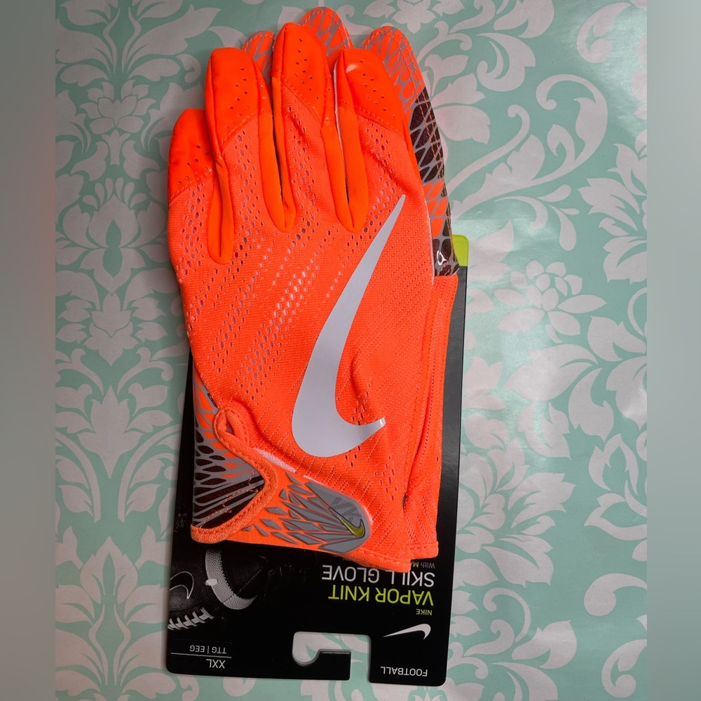 Mens Nike football vapor knit skill gloves with (MAGNIGRIP TECHNOLOGY SZ 2XL)